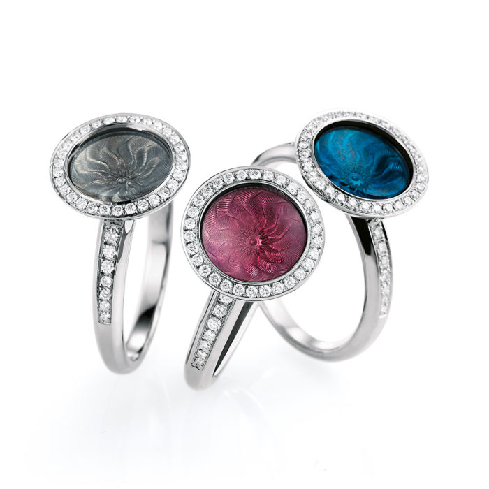 Diamant-besetzter Gold-Ring mit silberfarben, blau und rosa emailliertem Guilloche