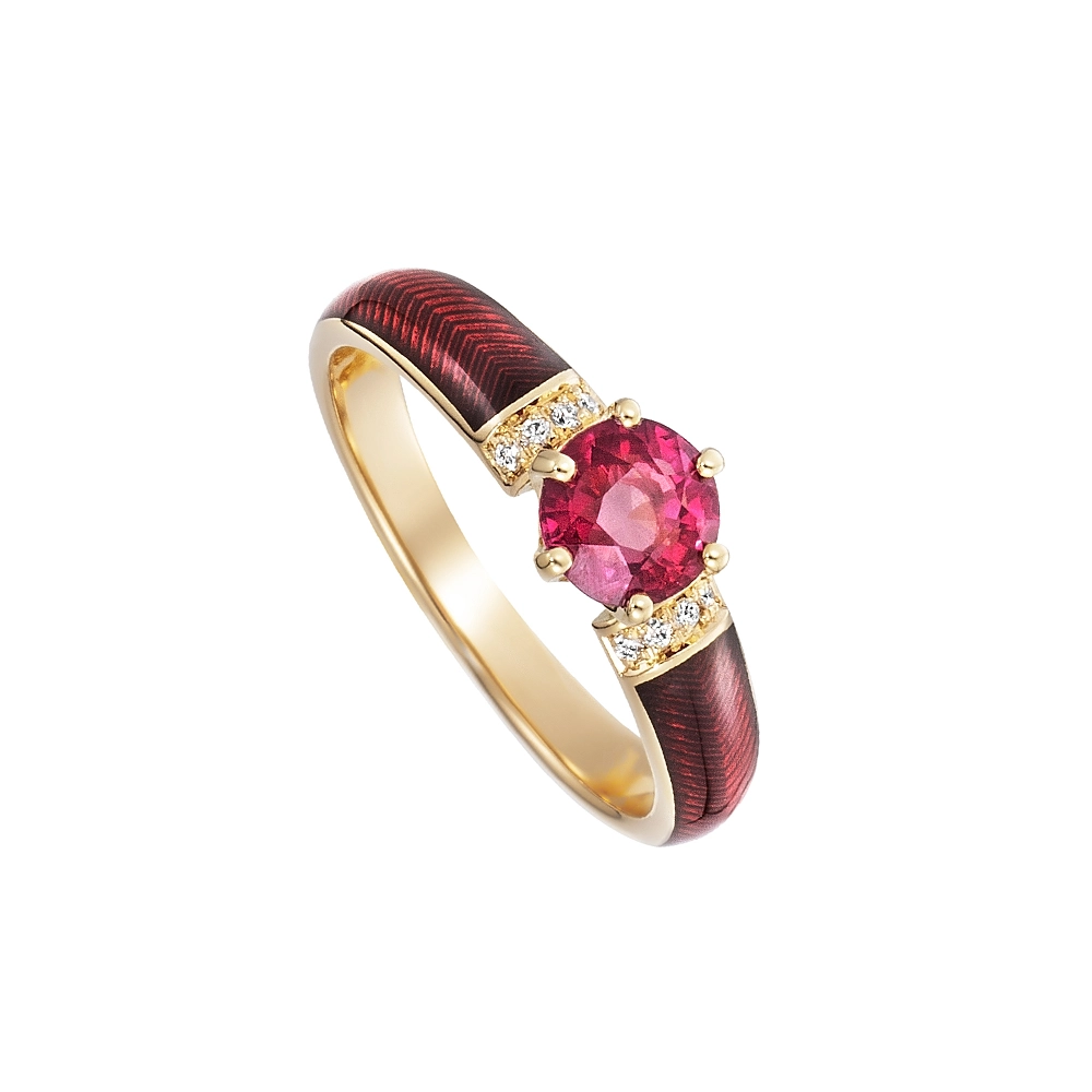 Golden ring with a red centre stone and two rows of small diamonds next to it. The ring shoulders are coloured dark red.