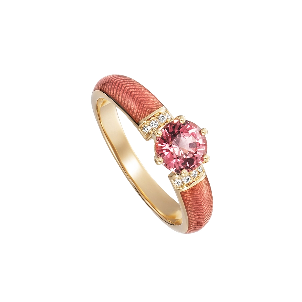Golden ring with a pink centre stone and two rows of small diamonds next to it. The ring shoulders are coloured pink.