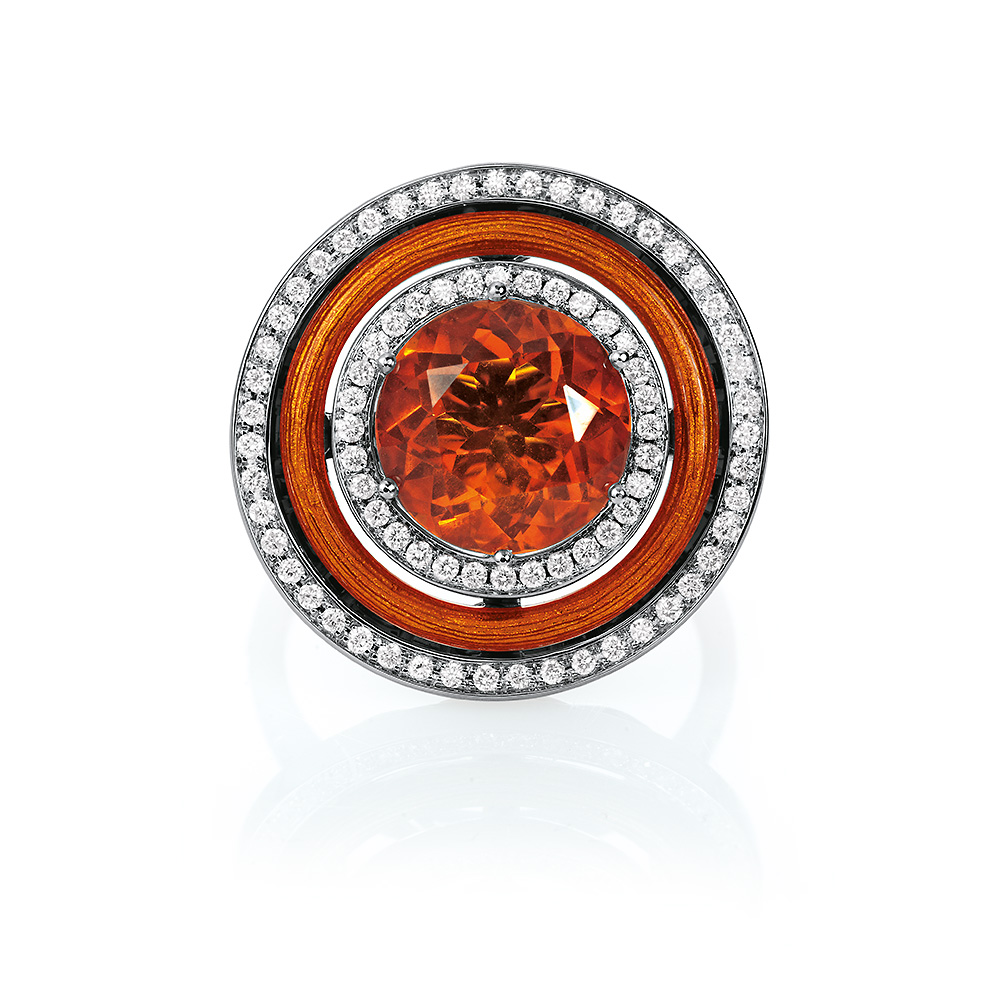 Diamant-besetzter Gold-Ring mit Feueropal und herbstgelb emailliertem Guilloche