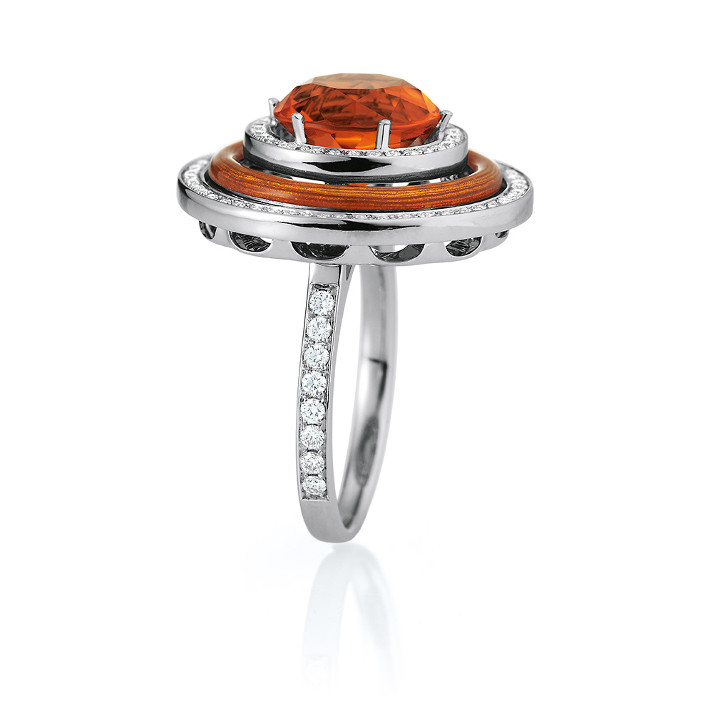 Diamant-besetzter Gold-Ring mit Feueropal und herbstgelb emailliertem Guilloche