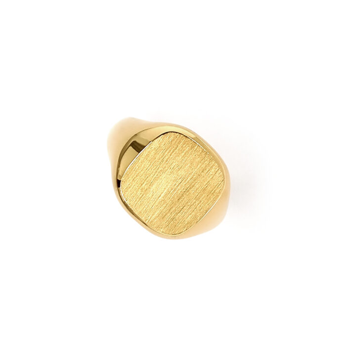 Yellow gold signet ring rectangular with rounded sides 14.3 x 12.4 mm - without engraving Top view
