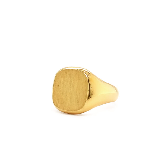 Yellow gold signet ring rectangular with rounded sides 14.3 x 12.4 mm - without engraving Side view from right