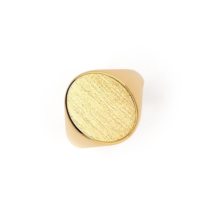 Yellow gold oval signet ring 13.5 x 10.5 mm - without engraving Top view