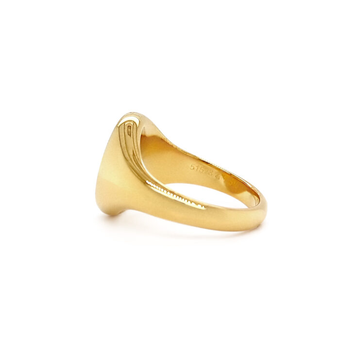 Yellow gold oval signet ring 15.5 x 12.5 mm - without engraving Side view from left