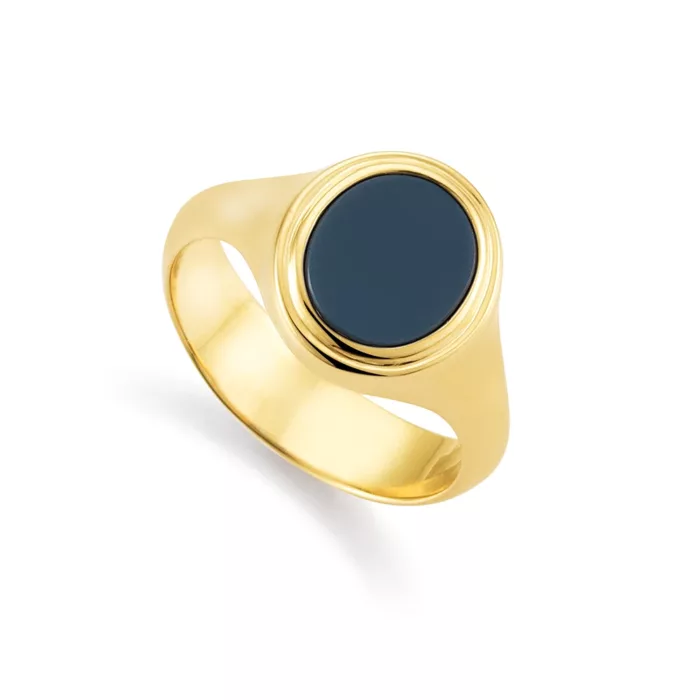 Oval signet ring, yellow gold, blue gemstone, engraved outline