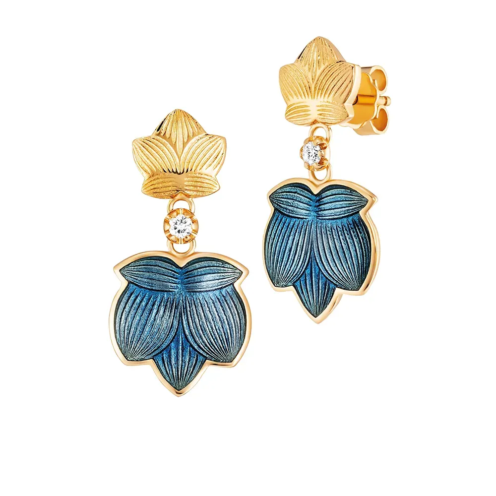 Ohrhänger aus Gelbgold blau gefärbt und verziert mit Brillanten