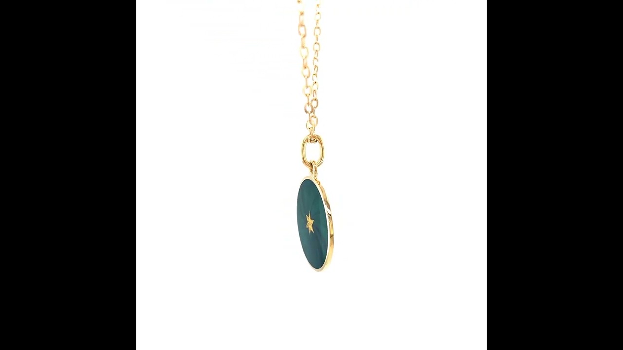 DE Pendant Diskos, 18k yellow gold, emerald green enamel, gold star paillon, Ø 15 mm, v1728-sg-102 