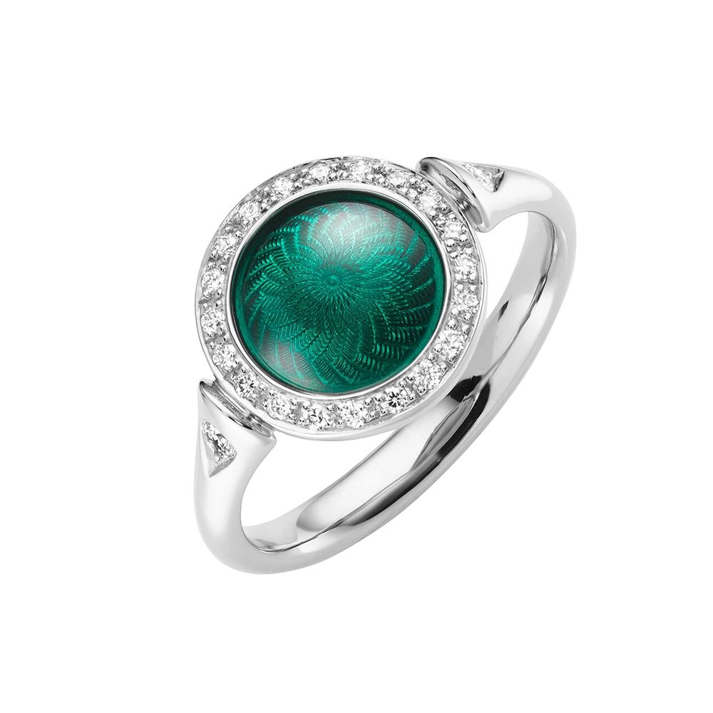 Ring Candy in white gold with a round 12.2 mm head featuring slightly domed emerald green enamel over a windmill guilloché pattern, surrounded by 22 diamonds.