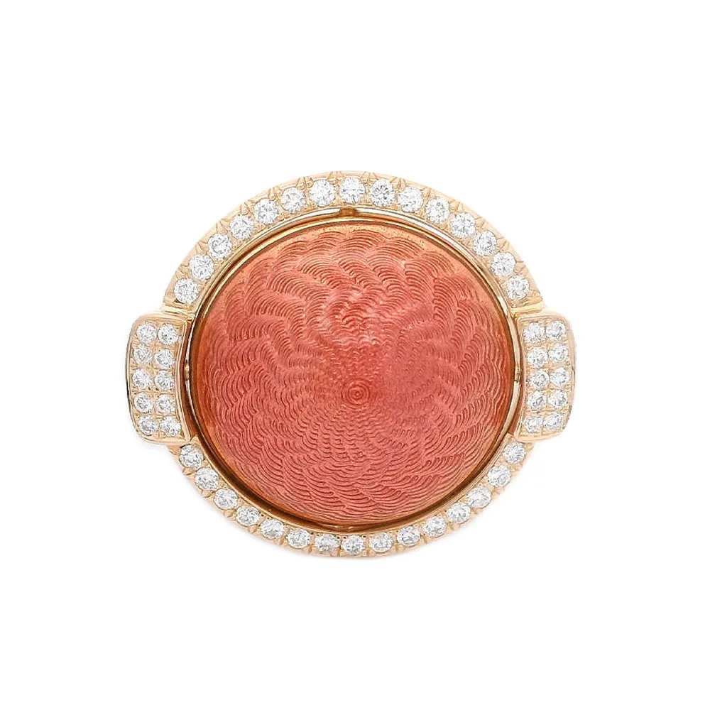 Swivel ring Candy in rose gold with a round domed centre lens that can be turned to show pink or purple enamel, decorated with a windmill guilloché pattern and framed with 78 diamonds, 20 x 22 mm.