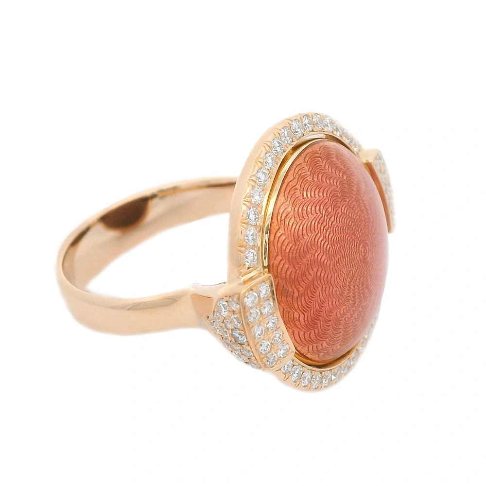 Swivel ring Candy in rose gold with a round domed centre lens that can be turned to show pink or purple enamel, decorated with a windmill guilloché pattern and framed with 78 diamonds, 20 x 22 mm.