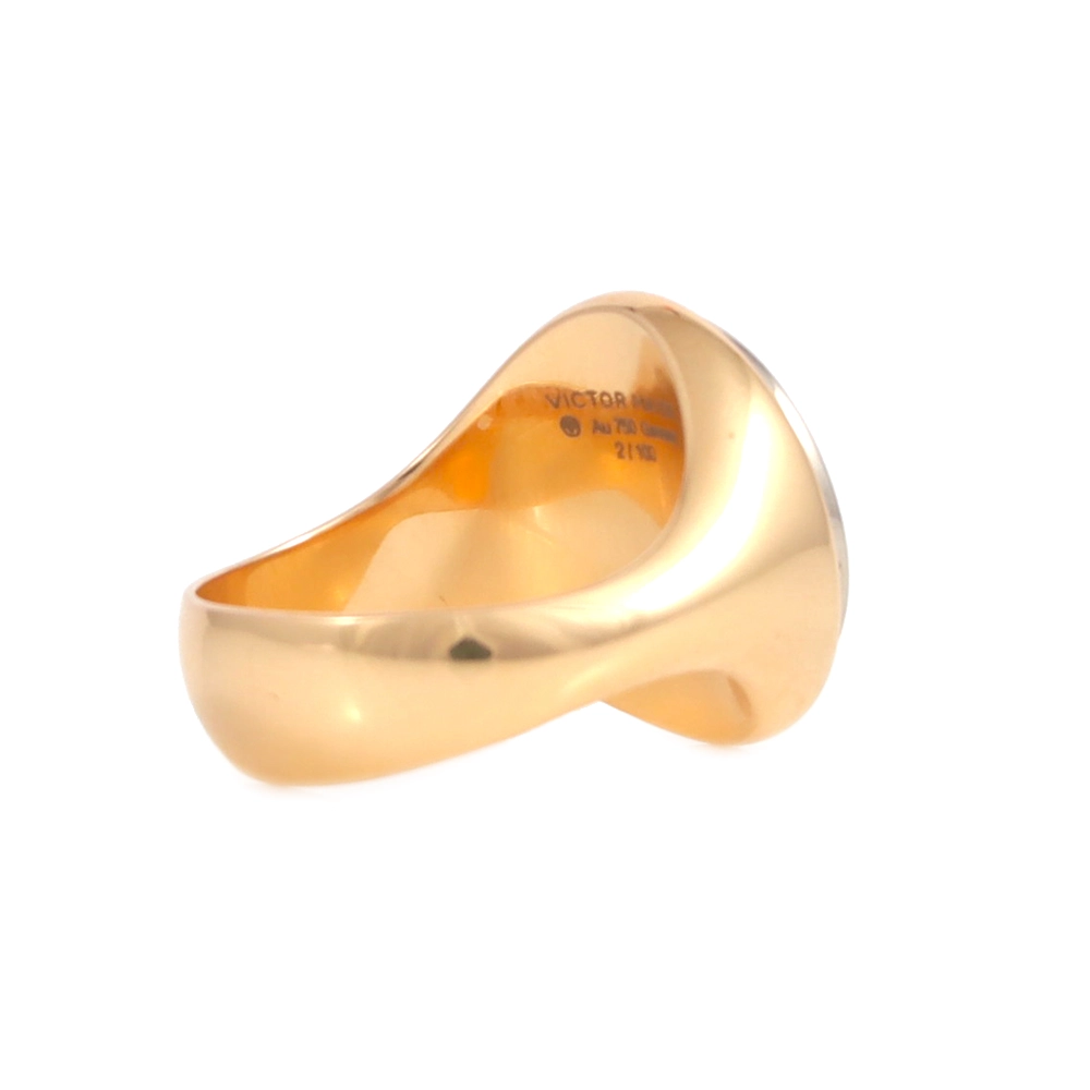 Elegant round ring made of rose gold with a light red translucent enamel surface showing a fine wave pattern. The enamel is framed by 25 sparkling diamonds. The shank is tapered below the head and widens on the underside for comfort and a distinctive look.