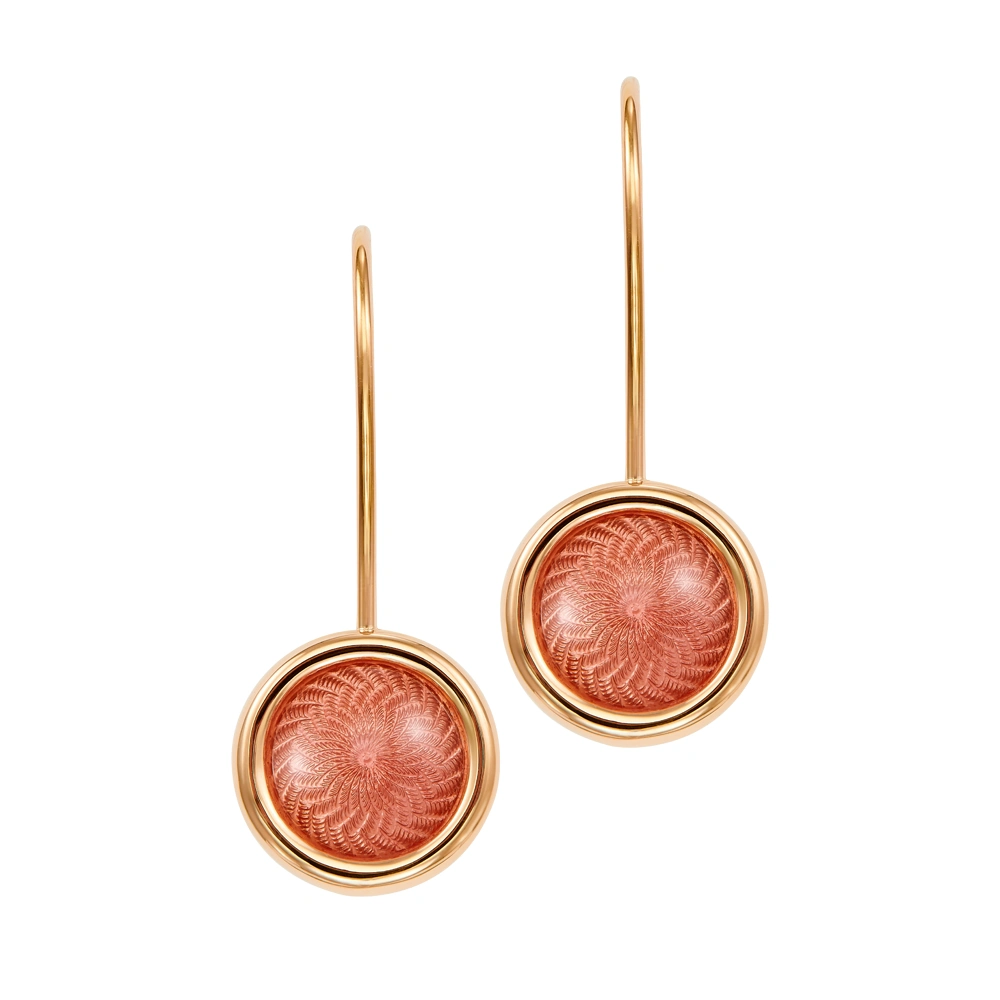Round Candy ear hooks in rose gold with slightly domed pink enamel over windmill guilloché, diameter 11.6 mm.