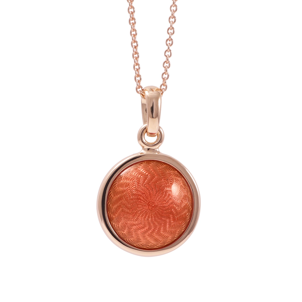 Runder Anhänger Candy aus Roségold mit gewölbter rosafarbener Feueremaillefläche über Windmühlen-Guilloché, Durchmesser 17,6 mm.