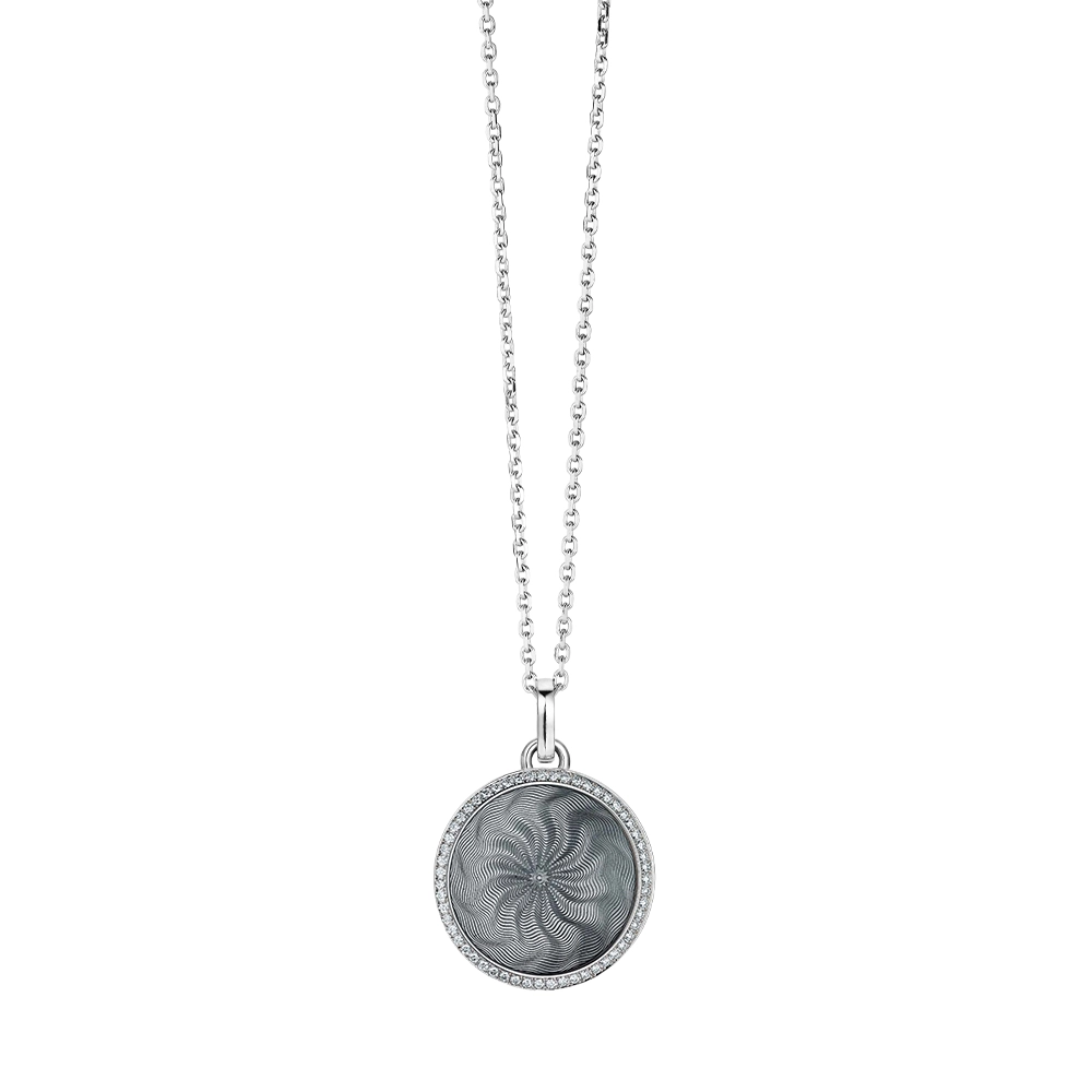 Runder Anhänger Trance aus Weißgold mit konkav gewölbter tahitigrauer Feueremaille über Windmühlen Guilloché und feinem Brillantkranz, Durchmesser 24,2 mm.