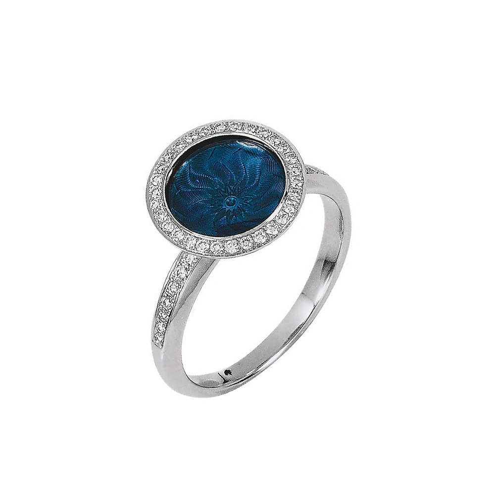 Ring Trance aus Weißgold mit konkav gewölbter petrolblauer Feueremaille über Windmühlen Guilloché, Brillantkranz auf dem Ringkopf und Brillanten auf der Ringschiene.