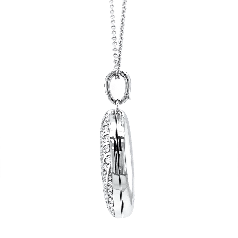 Locket necklace in white gold and diamonds