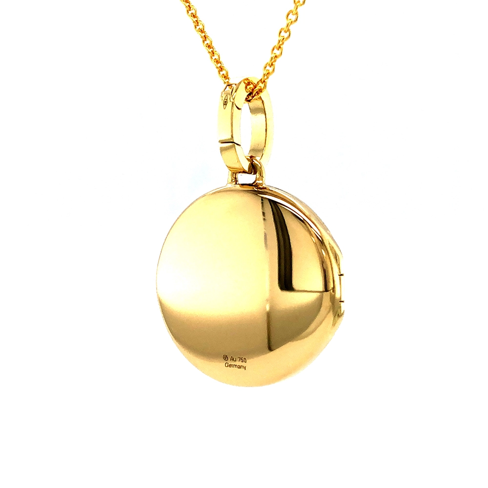Round locket necklace in yellow gold