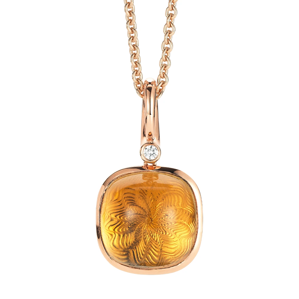 Era Anhänger aus Roségold mit kissenförmigem Goldcitrin-Cabochon 14 x 14 mm, einem gelben durchscheinenden Edelstein über einem feinen Guilloché-Wellenmuster