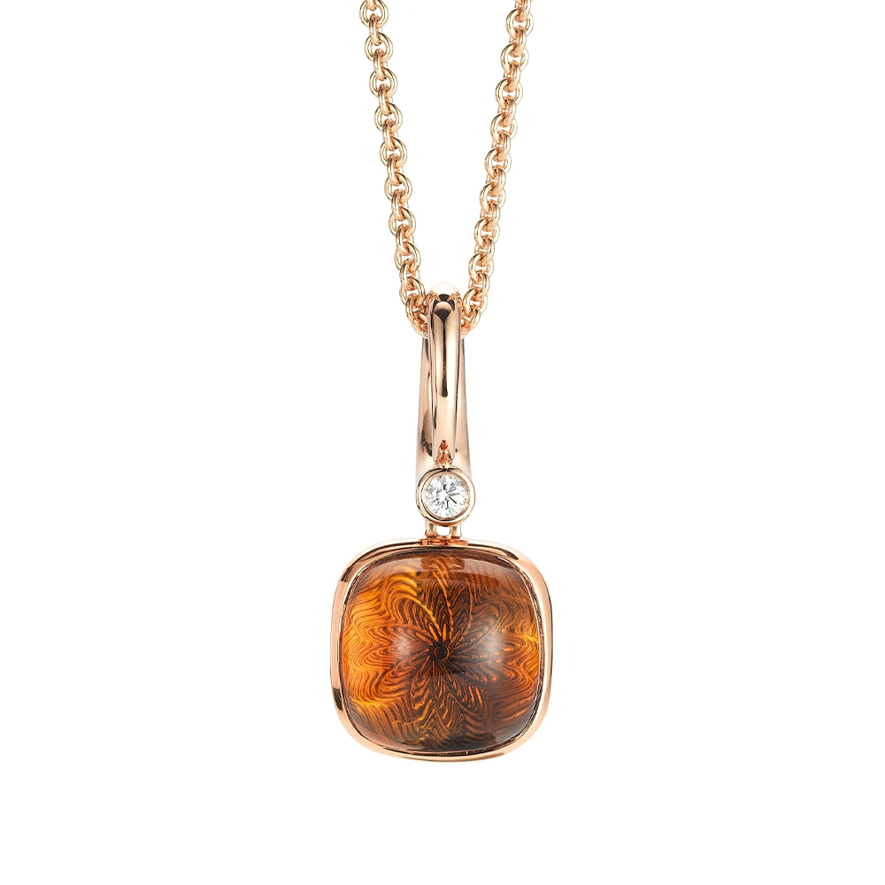 Era Anhänger aus Roségold mit kissenförmigem Madeira Citrin-Cabochon 10 × 10 mm, einem roten durchscheinenden Edelstein über einem feinen Guilloché-Wellenmuster