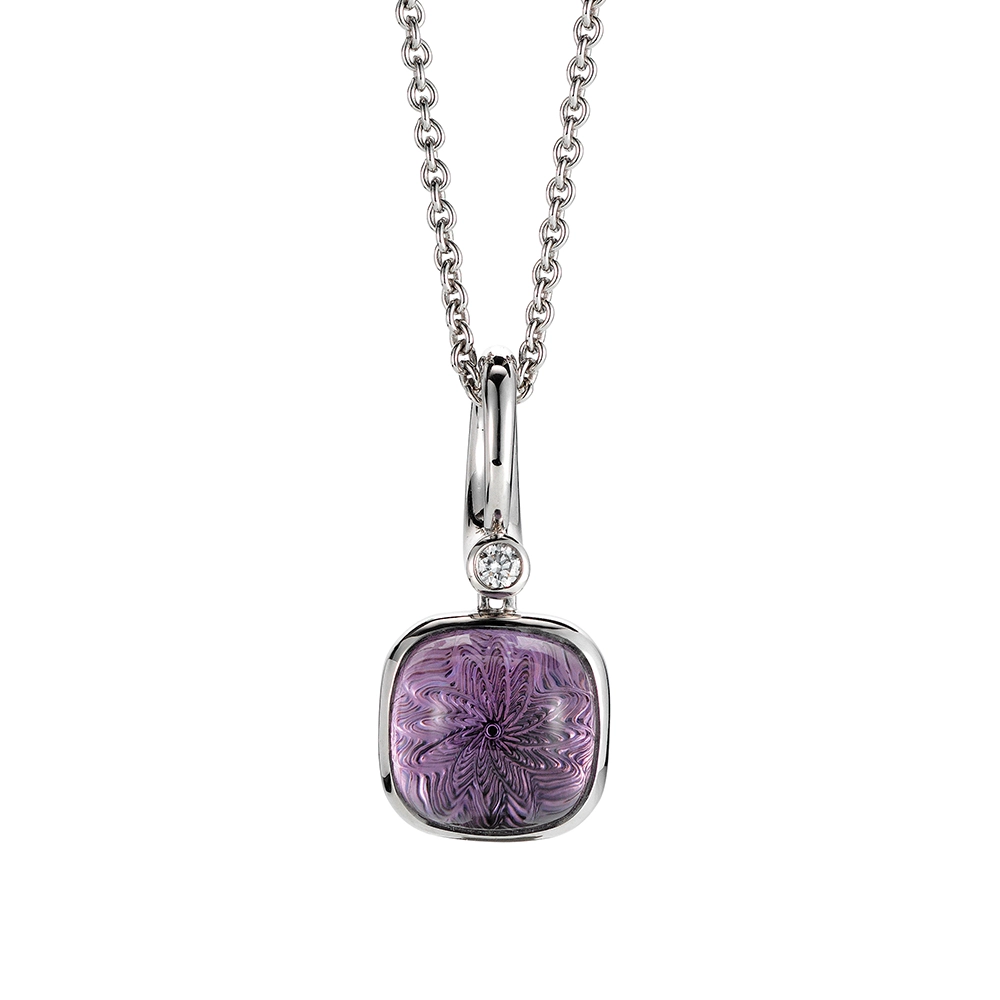 Era Anhänger aus Weißgold mit kissenförmigem Amethyst-Cabochon 10 × 10 mm, einem lilafarbenen durchscheinenden Edelstein über einem feinen Guilloché-Wellenmuster